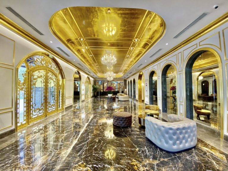Đại gia Đường “bia” bán khách sạn dát vàng giữa trung tâm Hà Nội với mức chào giá cạnh tranh 250 triệu USD - Ảnh 2.
