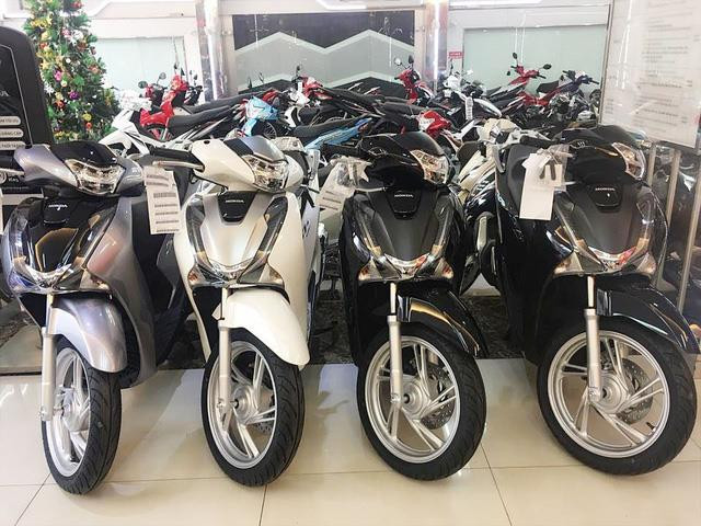 Giá nhiều mẫu xe máy hot tiếp tục neo cao, riêng SH 350i thủng đáy - Ảnh 2. Giá nhiều mẫu xe máy hot tiếp tục neo cao, riêng SH 350i thủng đáy - Ảnh 2.