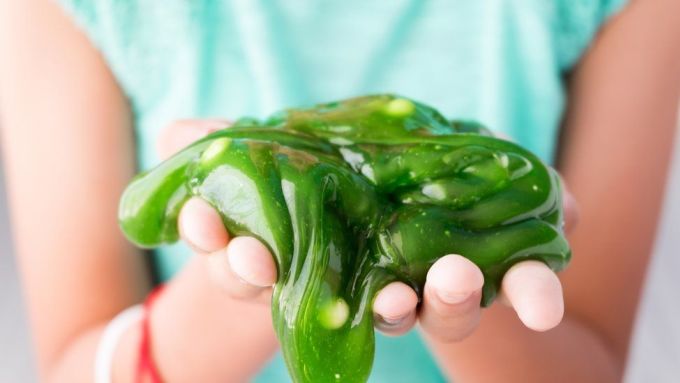 Cảnh báo đồ chơi "chất dẻo ma quái" slime chứa nhiều chất độc, gây đau đầu, hôn mê ở trẻ em - Ảnh 3. Cảnh báo đồ chơi "chất dẻo ma quái" slime chứa nhiều chất độc, gây đau đầu, hôn mê ở trẻ em - Ảnh 3.