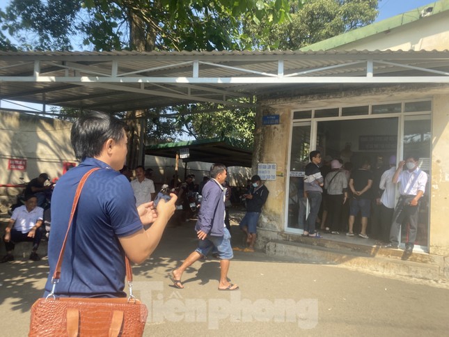 Ô tô đến hạn đăng kiểm xếp hàng dài, Giám đốc trung tâm ở Đắk Lắk nói gì? - Ảnh 6.