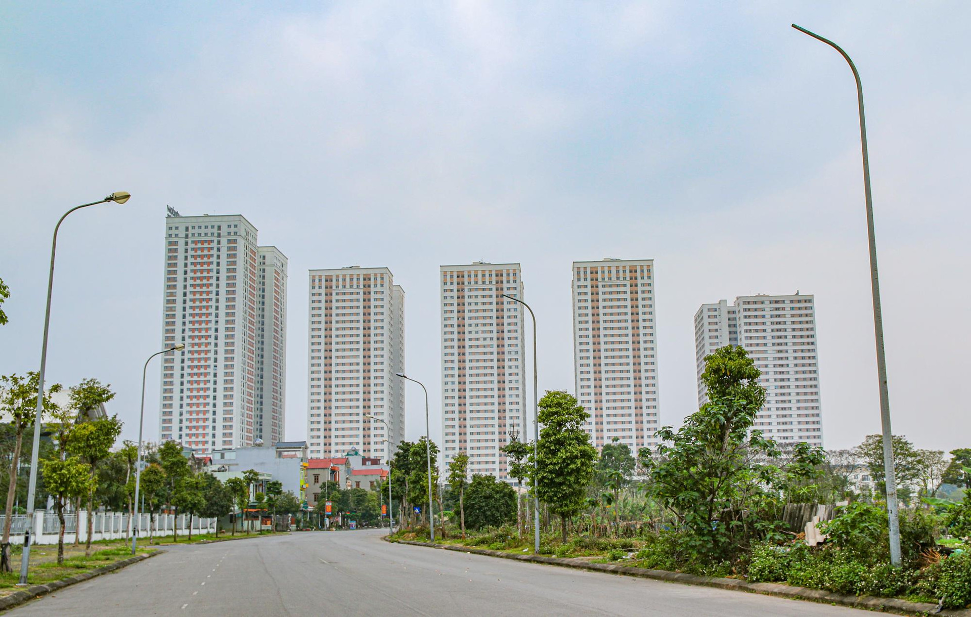 [Photo Essay] Đông Anh chuẩn bị lên quận, giá nhà đất vẫn &quot;im lìm&quot; - Ảnh 10.