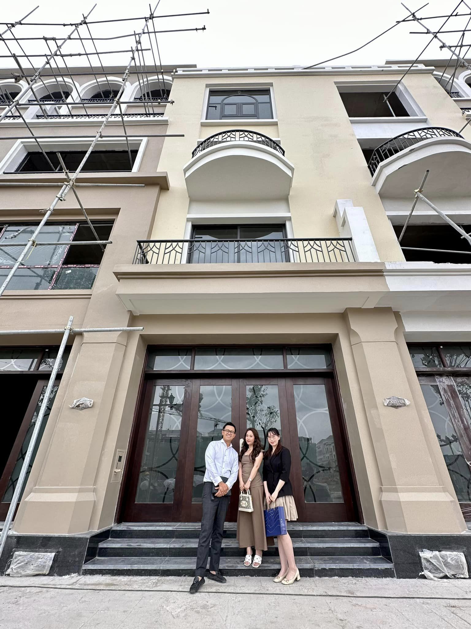 Thu nhập đáng nể và khối tài sản khủng của vợ chồng MC Đức Bảo - Ảnh 8. Thu nhập đáng nể và khối tài sản khủng của vợ chồng MC Đức Bảo - Ảnh 8.