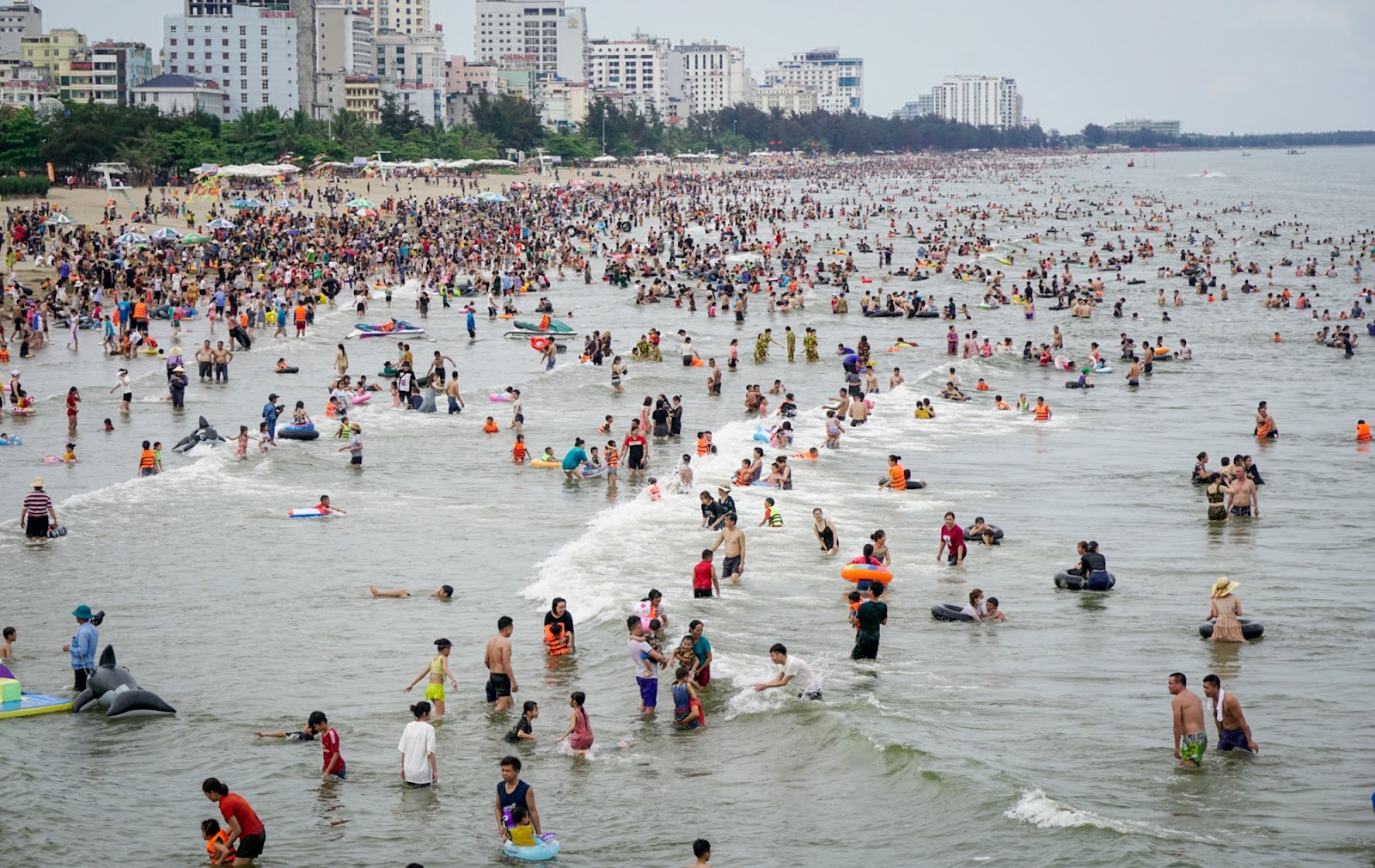 Tỉnh đông dân nhất, có thành phố nhỏ nhất Việt Nam - Ảnh 3.
