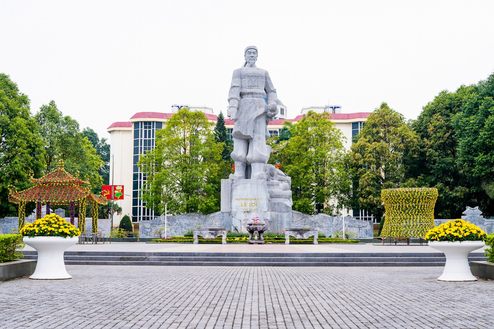 Tỉnh đông dân nhất, có thành phố nhỏ nhất Việt Nam - Ảnh 7.