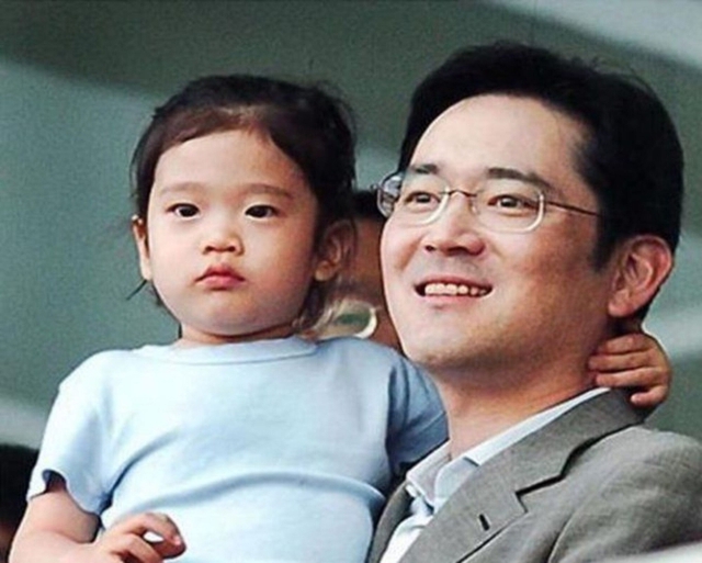 Biểu tượng &quot;sinh ra từ vạch đích&quot; của Hàn Quốc: Có bố là Chủ tịch Samsung, mẹ là ái nữ tập đoàn thực phẩm Daesang, cứ xuất hiện là gây sốt - Ảnh 3.