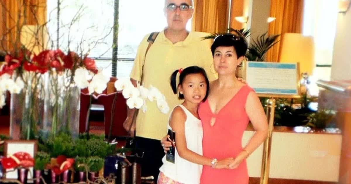 Bé gái 9 tháng tuổi được cặp vợ chồng giàu có nhận nuôi, tưởng cuộc đời "nở hoa" nào ngờ tàn lụi để lại tấn bi kịch rúng động dư luận thế giới - Ảnh 2. Bé gái 9 tháng tuổi được cặp vợ chồng giàu có nhận nuôi, tưởng cuộc đời "nở hoa" nào ngờ tàn lụi để lại tấn bi kịch rúng động dư luận thế giới - Ảnh 2.