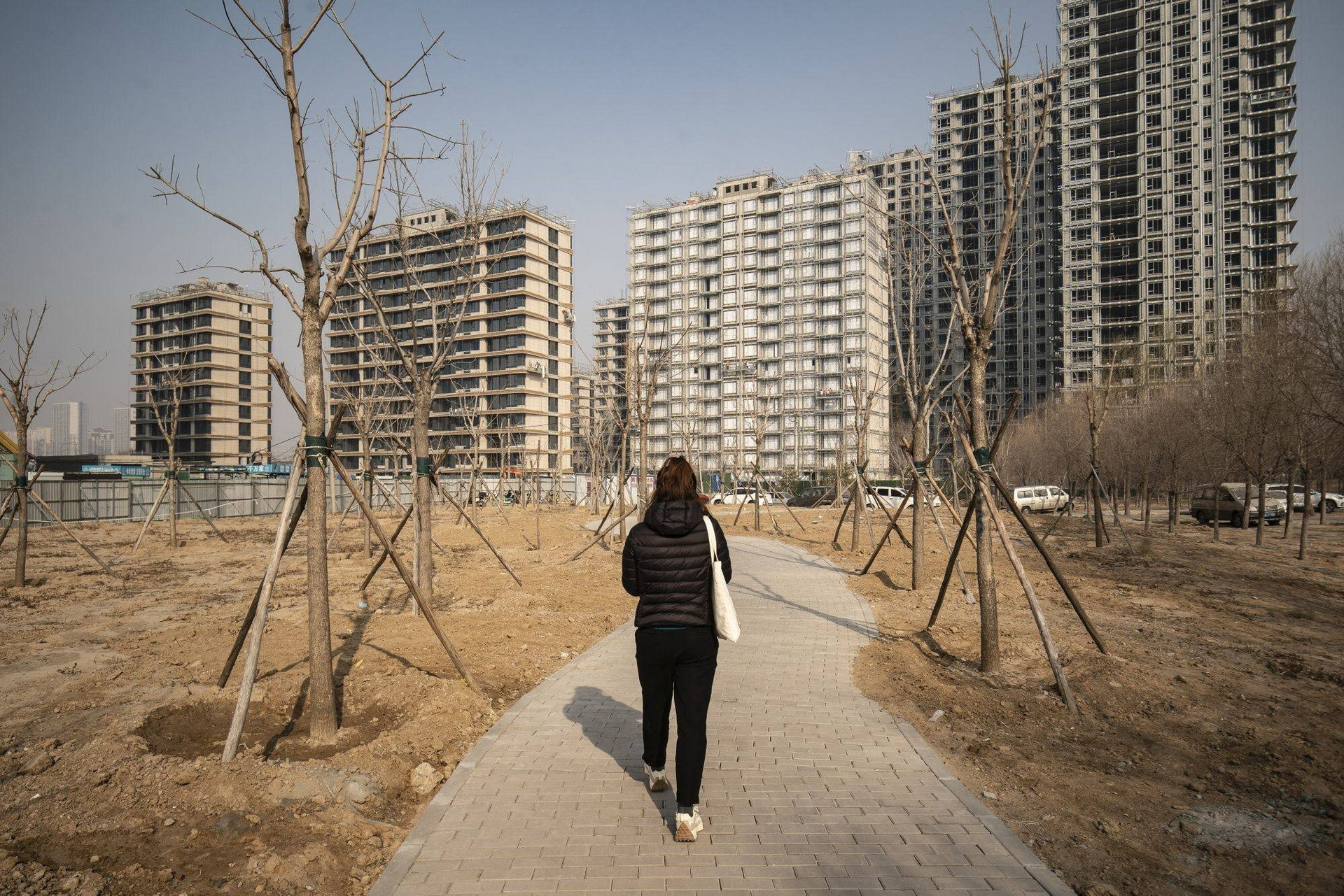 Các nhà phát triển Trung Quốc sau cuộc khủng hoảng vỡ nợ: Không còn mạnh tay mua đất, tìm đến một lĩnh vực từng bị 'hắt hủi' để kiếm tiền - Ảnh 1.