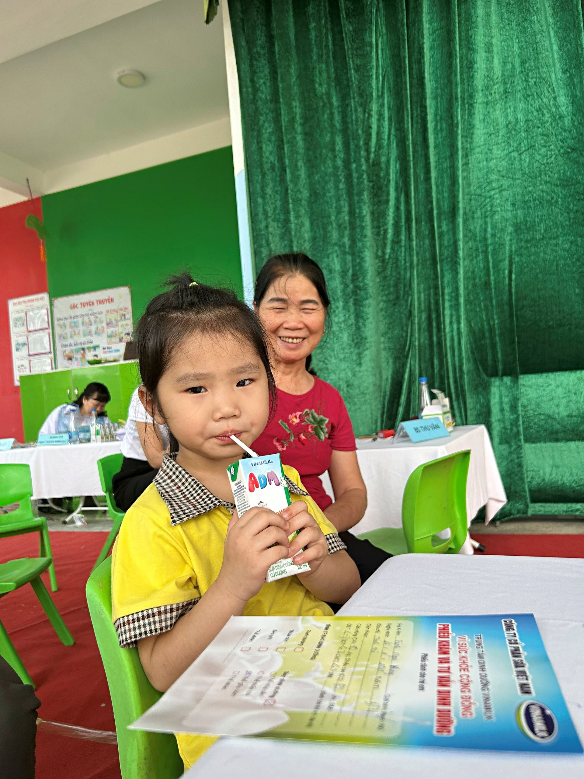 2.600 trẻ em mầm non tỉnh Tuyên Quang được Vinamilk khám sức khỏe và tư vấn dinh dưỡng - Ảnh 5.