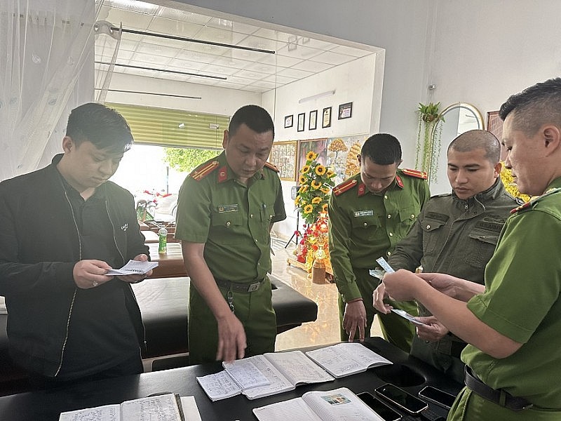 Thanh Hóa: Huy động 500 công an tổng kiểm tra 188 cơ sở cầm đồ và “tín dụng đen” - Ảnh 1. Thanh Hóa: Huy động 500 công an tổng kiểm tra 188 cơ sở cầm đồ và “tín dụng đen” - Ảnh 1.