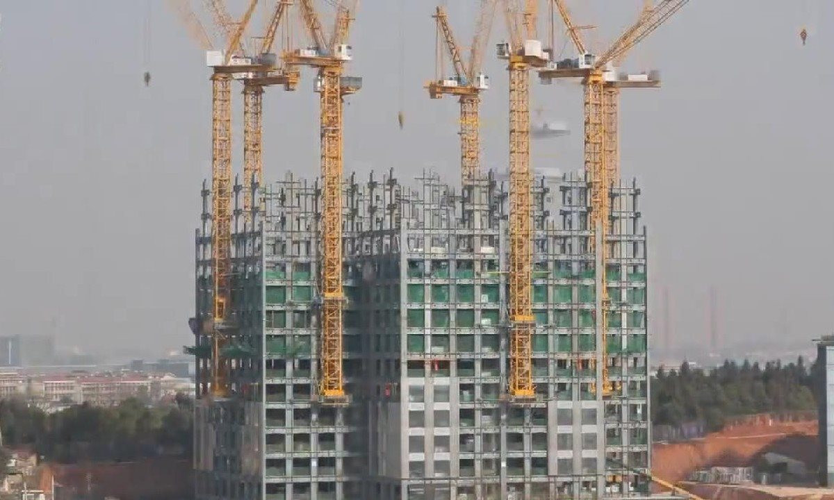 Xây toà nhà 57 tầng chỉ trong 19 ngày, ngành xây dựng của Trung Quốc phát triển đến mức khó tin - Ảnh 1.