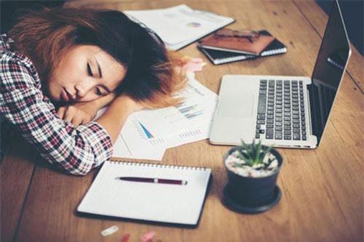 Dân văn phòng tranh thủ từng phút nghỉ trưa mà không biết ngủ sau khi ăn làm tăng nguy cơ đột quỵ, ung thư và hỏng dạ dày - Ảnh 2. Dân văn phòng tranh thủ từng phút nghỉ trưa mà không biết ngủ sau khi ăn làm tăng nguy cơ đột quỵ, ung thư và hỏng dạ dày - Ảnh 2.