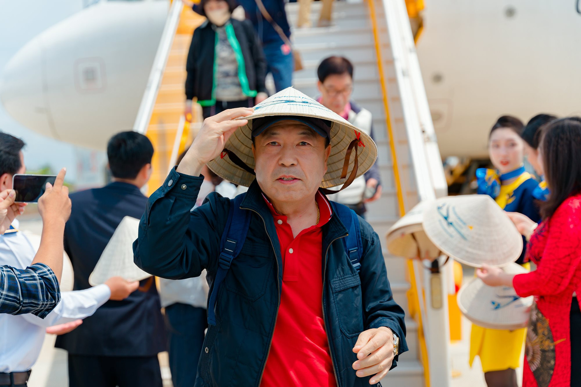 Vietravel Airlines đánh thị trường ngách để tránh các ‘anh lớn’: Mở chuỗi 11 chuyến bay charter chở 2.200 du khách từ Deagu - Hàn Quốc đến Nha Trang - Ảnh 7.