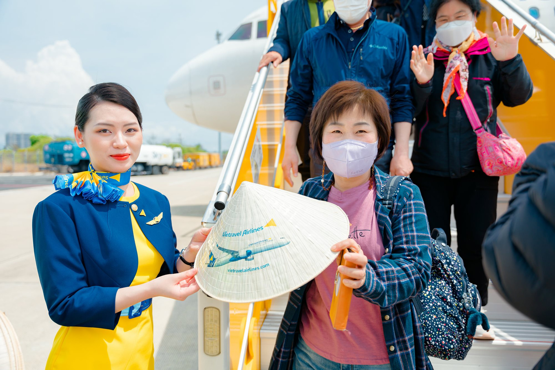 Vietravel Airlines đánh thị trường ngách để tránh các ‘anh lớn’: Mở chuỗi 11 chuyến bay charter chở 2.200 du khách từ Deagu - Hàn Quốc đến Nha Trang - Ảnh 1.