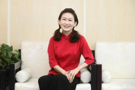 “Nữ hoàng axit” bán nguyên liệu chỉ đáng giá 60.000 đồng, thu về tài sản gần 200.000 tỷ đồng, có thời điểm giàu hơn cả Jack Ma: Tư duy tốt không sợ không thành công - Ảnh 5. “Nữ hoàng axit” bán nguyên liệu chỉ đáng giá 60.000 đồng, thu về tài sản gần 200.000 tỷ đồng, có thời điểm giàu hơn cả Jack Ma: Tư duy tốt không sợ không thành công - Ảnh 5.