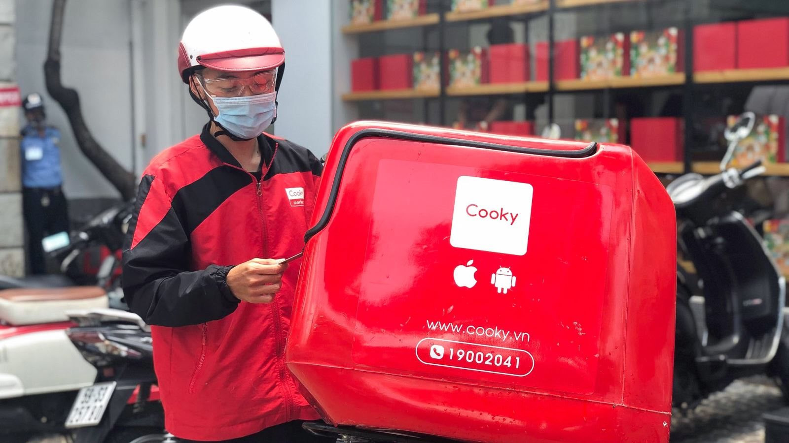 Vốn mạo hiểm đổ vào Việt Nam giảm 56%, startup giao đồ ăn Cooky trả lương nhân viên bằng thực phẩm để tăng đơn và giảm chi phí - Ảnh 1.