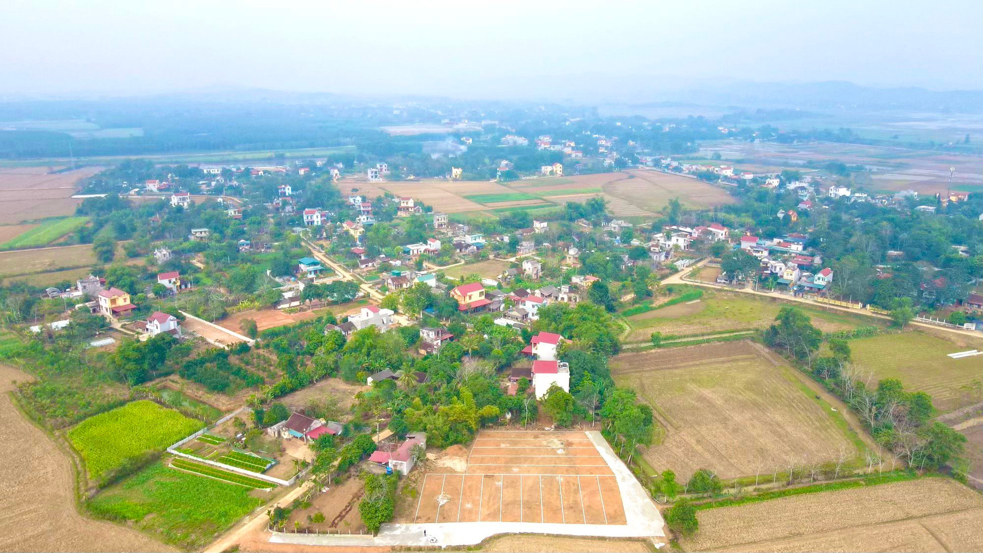 Xuất hiện hình thức đầu tư mới: Nhà đầu tư gom đất ruộng, phân lô thành đất nghĩa trang - Ảnh 1.