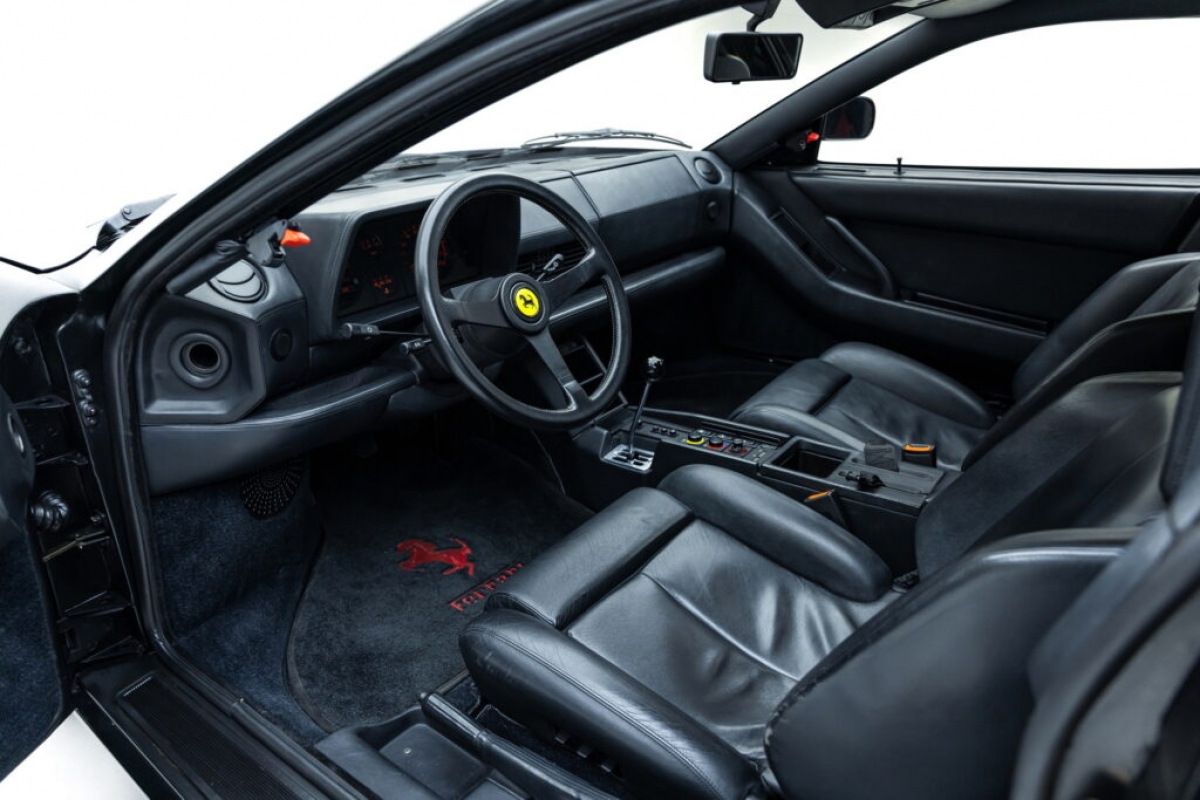 Chiêm ngưỡng 5 mẫu xe Ferrari Testarossa cổ sẽ được đấu giá tại Ý vào tháng 5 tới - Ảnh 19.