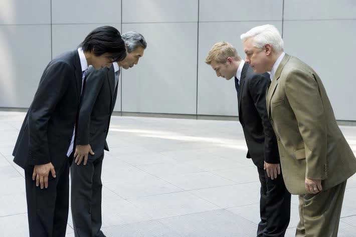 Cách dùng người của tỷ phú từng là ‘vua nợ’ Nhật Bản vươn lên thành huyền thoại kinh doanh: Hãy đối xử với một người lao công như với một CEO!  - Ảnh 3.