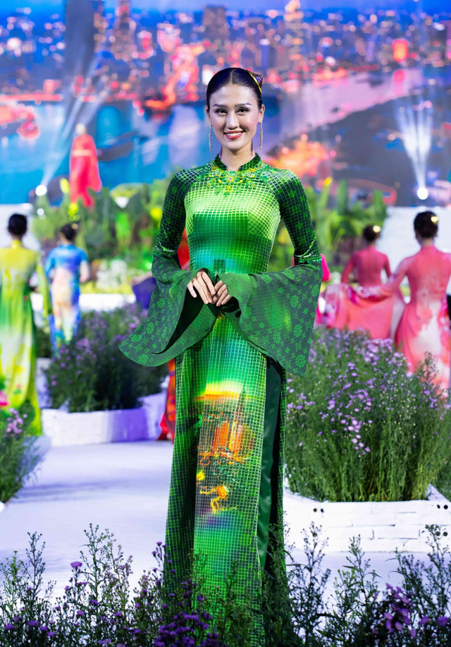 Quảng bá du lịch ra thế giới qua bộ sưu tập áo dài Ngọc Viễn Đông của NTK Đỗ Trịnh Hoài Nam - Ảnh 7.