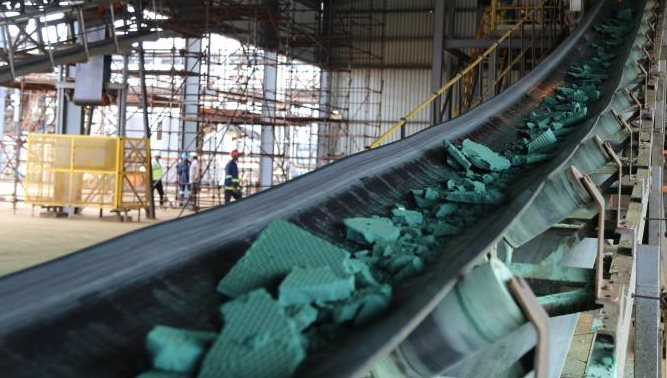 Tin mừng cho Tesla, BYD, VinFast: Loại nguyên liệu quan trọng không kém lithium đang bùng nổ về nguồn cung, tương lai xe điện giá rẻ không còn xa - Ảnh 1. Tin mừng cho Tesla, BYD, VinFast: Loại nguyên liệu quan trọng không kém lithium đang bùng nổ về nguồn cung, tương lai xe điện giá rẻ không còn xa - Ảnh 1.