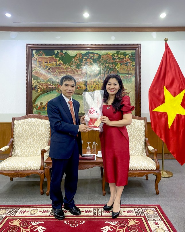 Trung Quốc mở tour du lịch đoàn tới Việt Nam từ 15/3 - Ảnh 1.