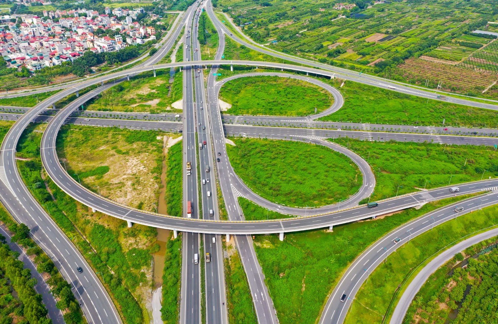 Toàn cảnh tuyến cao tốc 4 tỷ USD giúp đi từ Hà Nội đến Móng Cái trong 3 giờ - Ảnh 2.