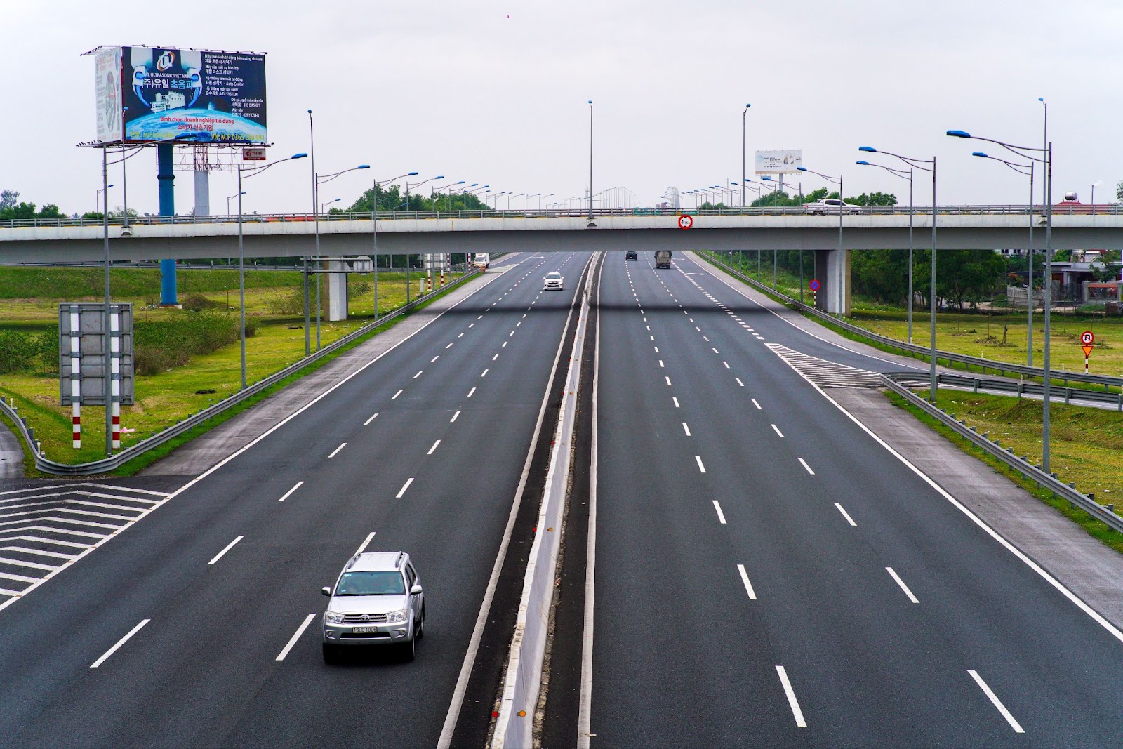 Toàn cảnh tuyến cao tốc 4 tỷ USD giúp đi từ Hà Nội đến Móng Cái trong 3 giờ - Ảnh 3.
