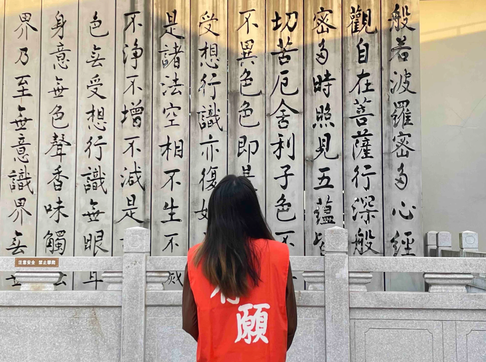 Trung Quốc: Người trẻ kiệt sức, quyết định bỏ việc, ồ ạt kéo đến chùa ở trong vài tháng để tìm 'sự an yên' - Ảnh 4.