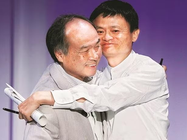 Jack Ma và Masayoshi Son: Tiệc tàn tình tan người đi đôi ngả, Softbank chính thức rút gần hết vốn khỏi Alibaba - Ảnh 1.