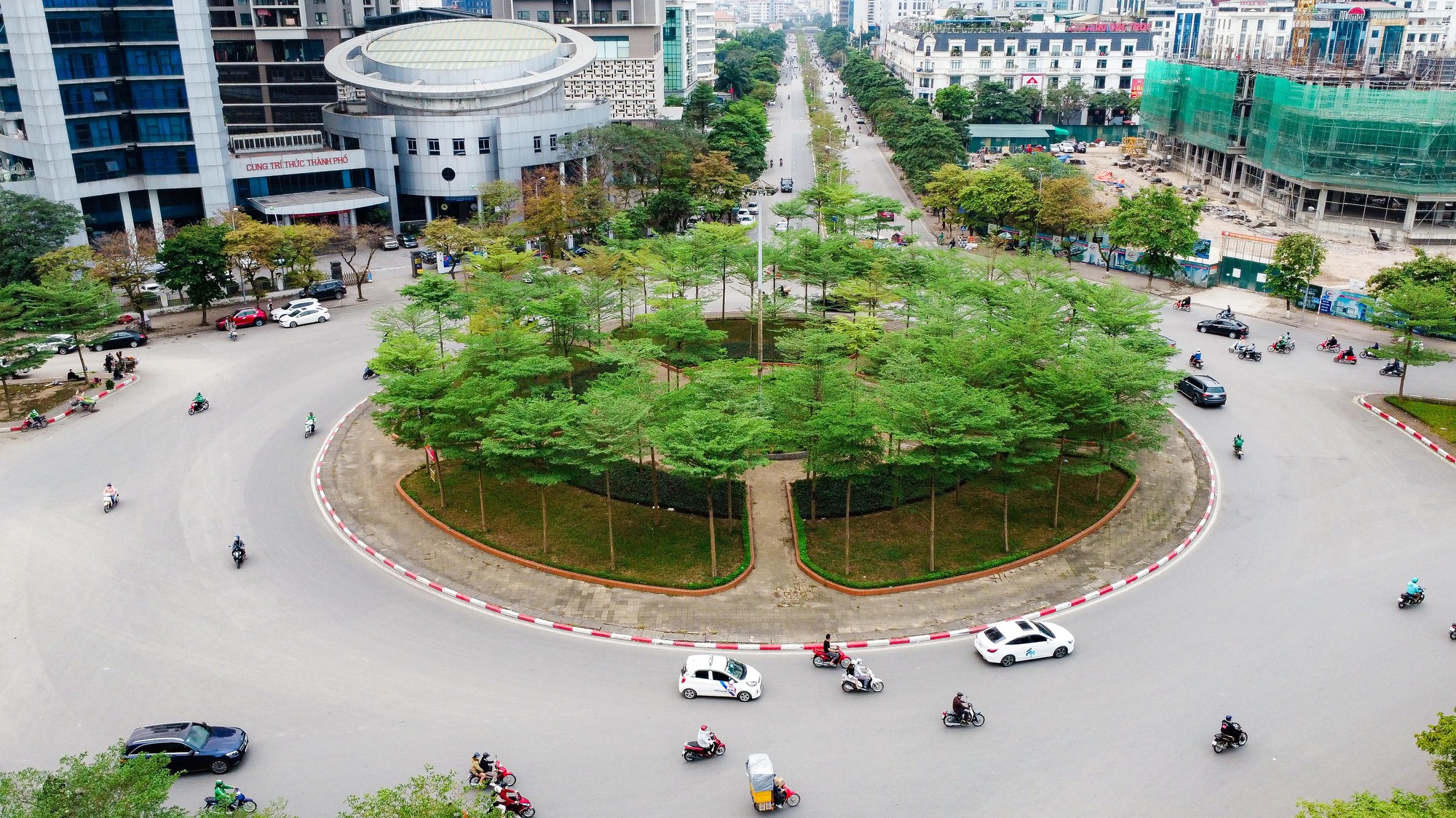 Trả hồ sơ vụ án cây xanh liên quan đến cựu chủ tịch Hà Nội Nguyễn Đức Chung - Ảnh 1.