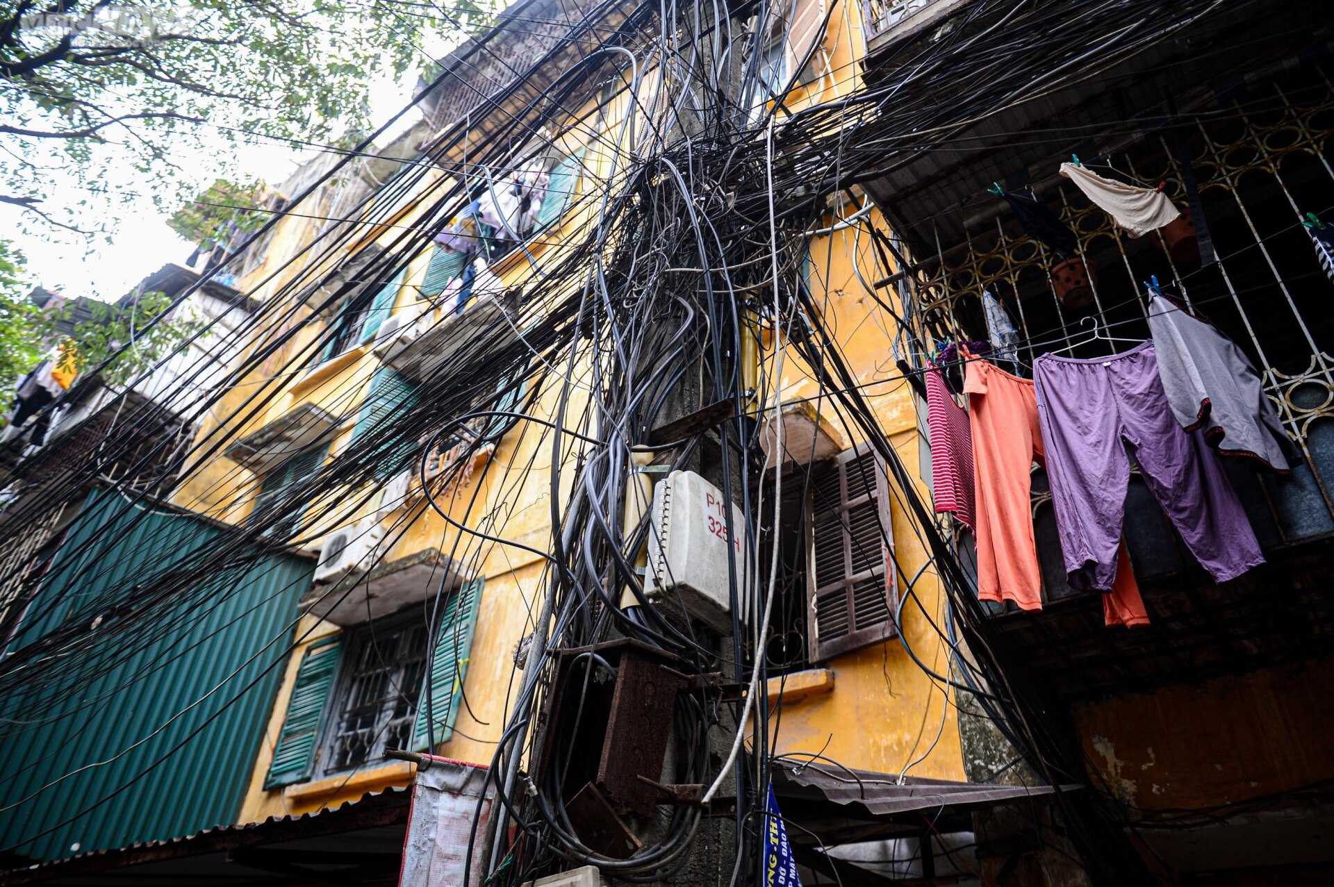 Người Hà Nội bất an sống trong khu tập thể chờ sập, không mưa cũng dột - Ảnh 8.