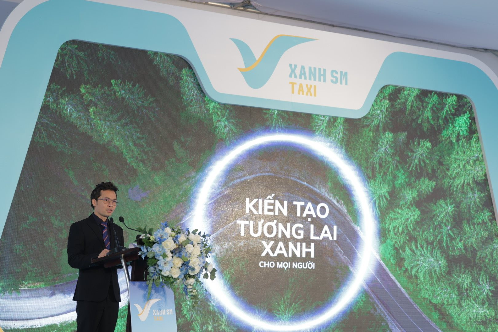 Hãng taxi điện của ông Phạm Nhật Vượng chính thức vận hành tại Hà Nội: quy mô ban đầu 500 xe VF e34, 100 xe VF8, sẽ ‘Nam tiến’ ngay trong tháng này - Ảnh 4.