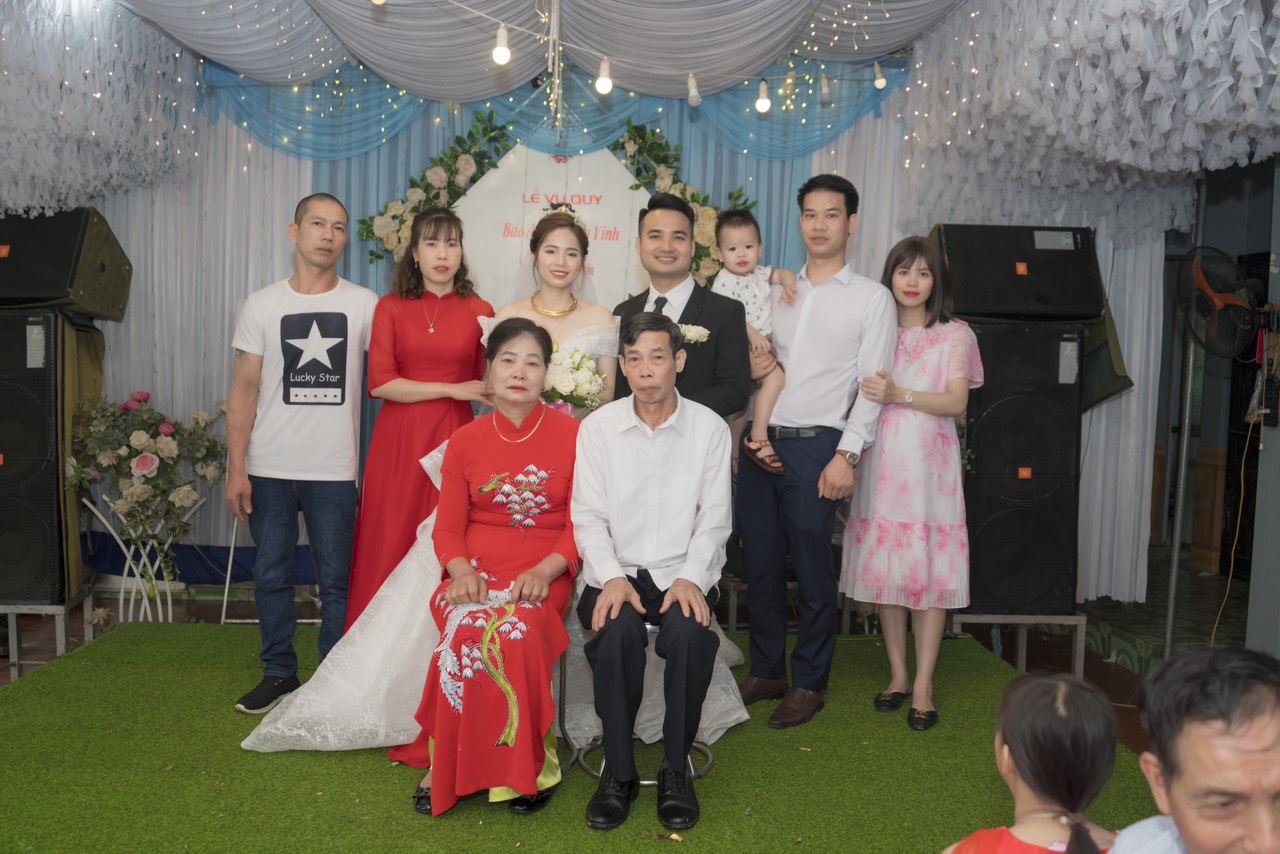Cô dâu Phú Thọ được bố mẹ chồng tổ chức hôn lễ thổn thức: Con trai vui sướng khi giờ có bố, còn tôi hạnh phúc vì có tới tận 2 nhà đẻ - Ảnh 4.