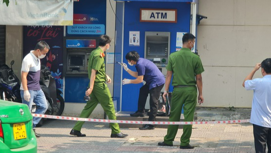 Vụ cướp ngân hàng ở Đà Nẵng: Công an công bố các yếu tố nhận dáng kẻ gây án - Ảnh 1.