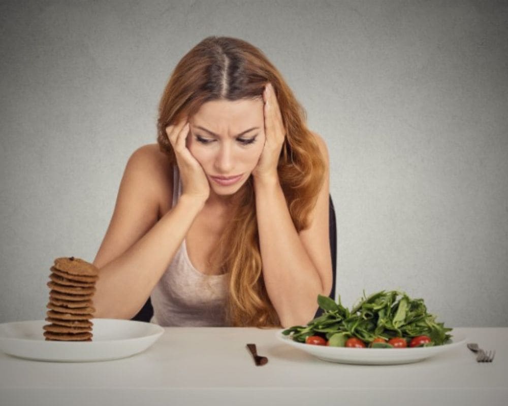 3 dấu hiệu cảnh báo ung thư thường xuất hiện trong bữa ăn, nếu có nên đi khám sớm - Ảnh 1. 3 dấu hiệu cảnh báo ung thư thường xuất hiện trong bữa ăn, nếu có nên đi khám sớm - Ảnh 1.