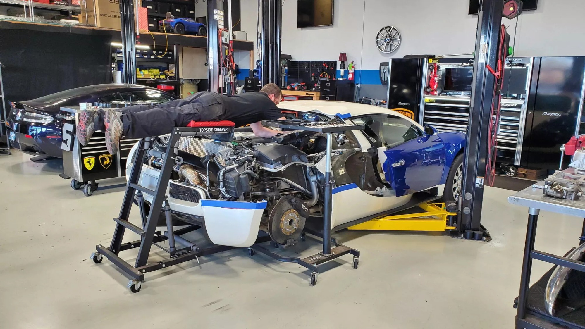 Thay bugi, bôbin Bugatti Veyron mất nhẹ nhàng 2 ngày, 20.000 USD - Ảnh 4.