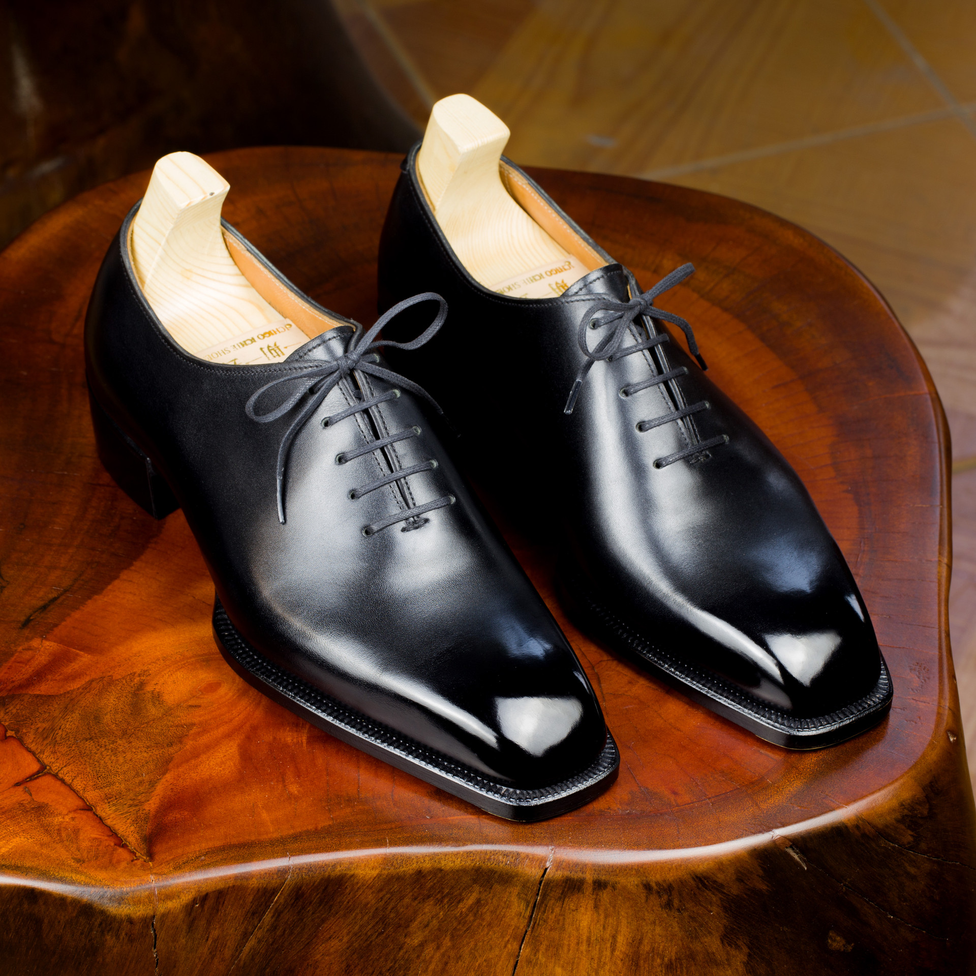 Chàng trai bỏ việc kỹ sư lương nghìn USD để làm thợ đóng giày: Không quảng cáo rầm rộ, giày giá nghìn USD vẫn “đắt hàng”, khẳng định làm vì đam mê - Ảnh 3.