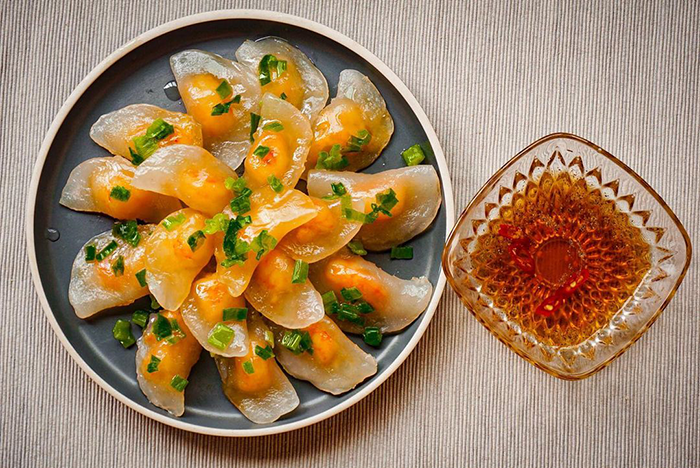 10 món ngon của Việt Nam được báo nước ngoài khen nức nở: 1 món bánh nhiều người Việt còn nhầm - Ảnh 2.
