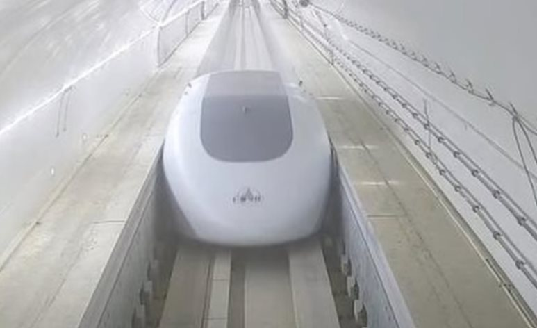 Trung Quốc phát minh phương tiện ‘bay trên mặt đất’: Công bố tuyến đường thí điểm đầu tiên, 1 tiếng đi được 1.000 km là có thật - Ảnh 2.