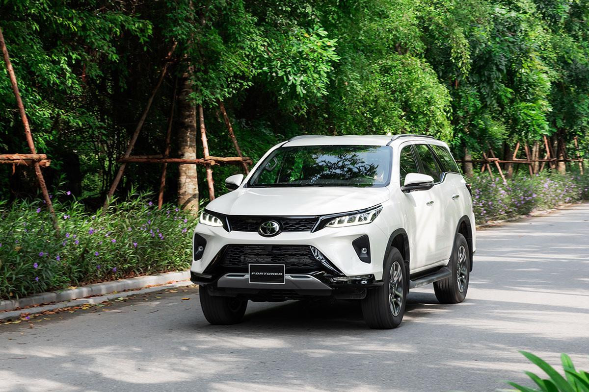 Nhập hội đại hạ giá, mẫu ô tô này "bay" gần 200 triệu đồng, có chiếc hưởng ưu đãi ngang SH 350i - Ảnh 2. Nhập hội đại hạ giá, mẫu ô tô này "bay" gần 200 triệu đồng, có chiếc hưởng ưu đãi ngang SH 350i - Ảnh 2.