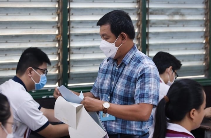 Hà Nội rà soát việc giáo viên 'ép học sinh bỏ thi lớp 10' - Ảnh 1.