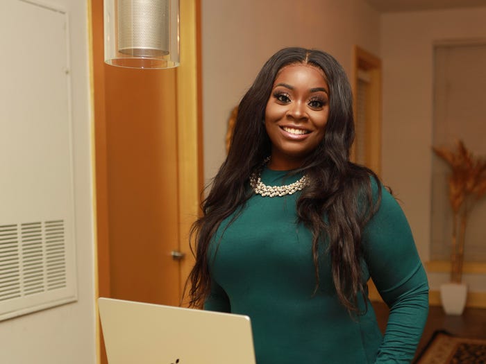 Bà mẹ bỉm sữa bị coi thường vì ăn bám chồng và cái kết: Chỉ cần làm việc 2 tiếng/ngày, thu nhập gần 3 tỷ/tháng, dư 22 tiếng chăm con và hưởng thụ cuộc sống - Ảnh 2.