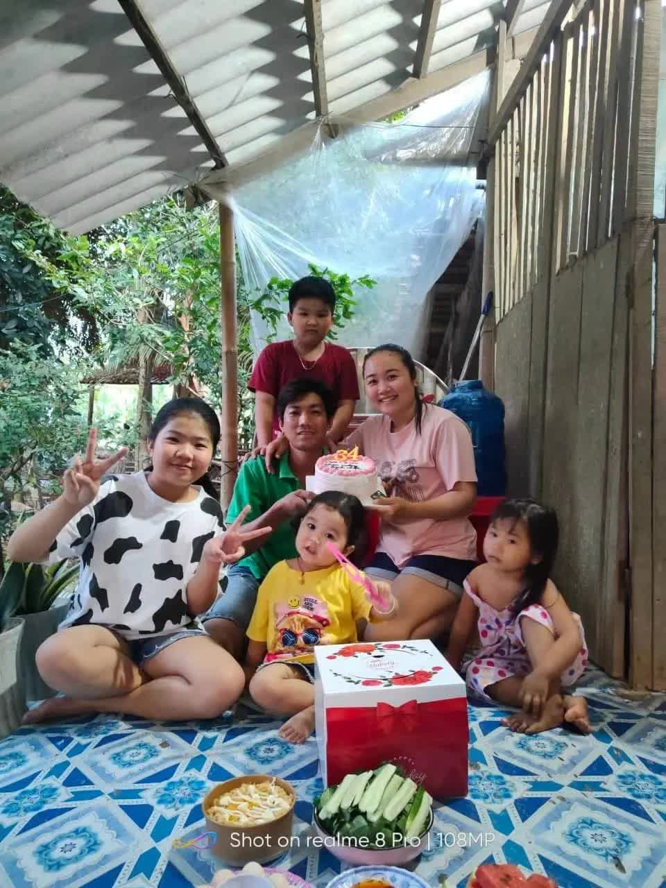 Căn nhà nhỏ tự xây dựng của đôi vợ chồng miền Tây, kinh phí chưa đến 100 triệu đồng nhưng khiến bao người trầm trồ vì một lý do - Ảnh 1. Căn nhà nhỏ tự xây dựng của đôi vợ chồng miền Tây, kinh phí chưa đến 100 triệu đồng nhưng khiến bao người trầm trồ vì một lý do - Ảnh 1.