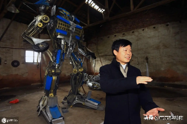 Chuyên đi nhặt phụ tùng ô tô về tái chế thành robot, cha con anh nông dân kiếm hơn 3 tỷ đồng/năm bỗng trở nên nổi tiếng - Ảnh 4.