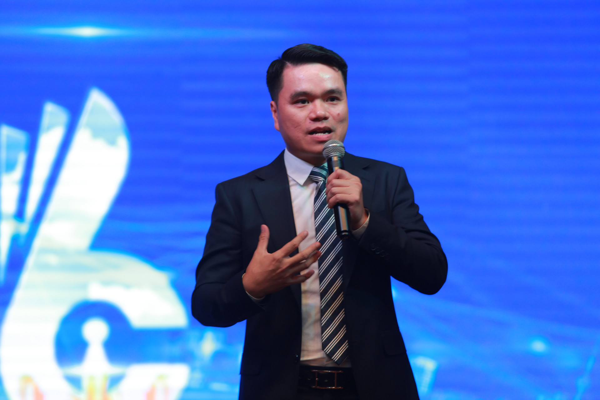 Nhà sản xuất "Cơ hội cho ai" tiến gần mục tiêu xuất khẩu format truyền hình Việt Nam ra thế giới - Ảnh 2.