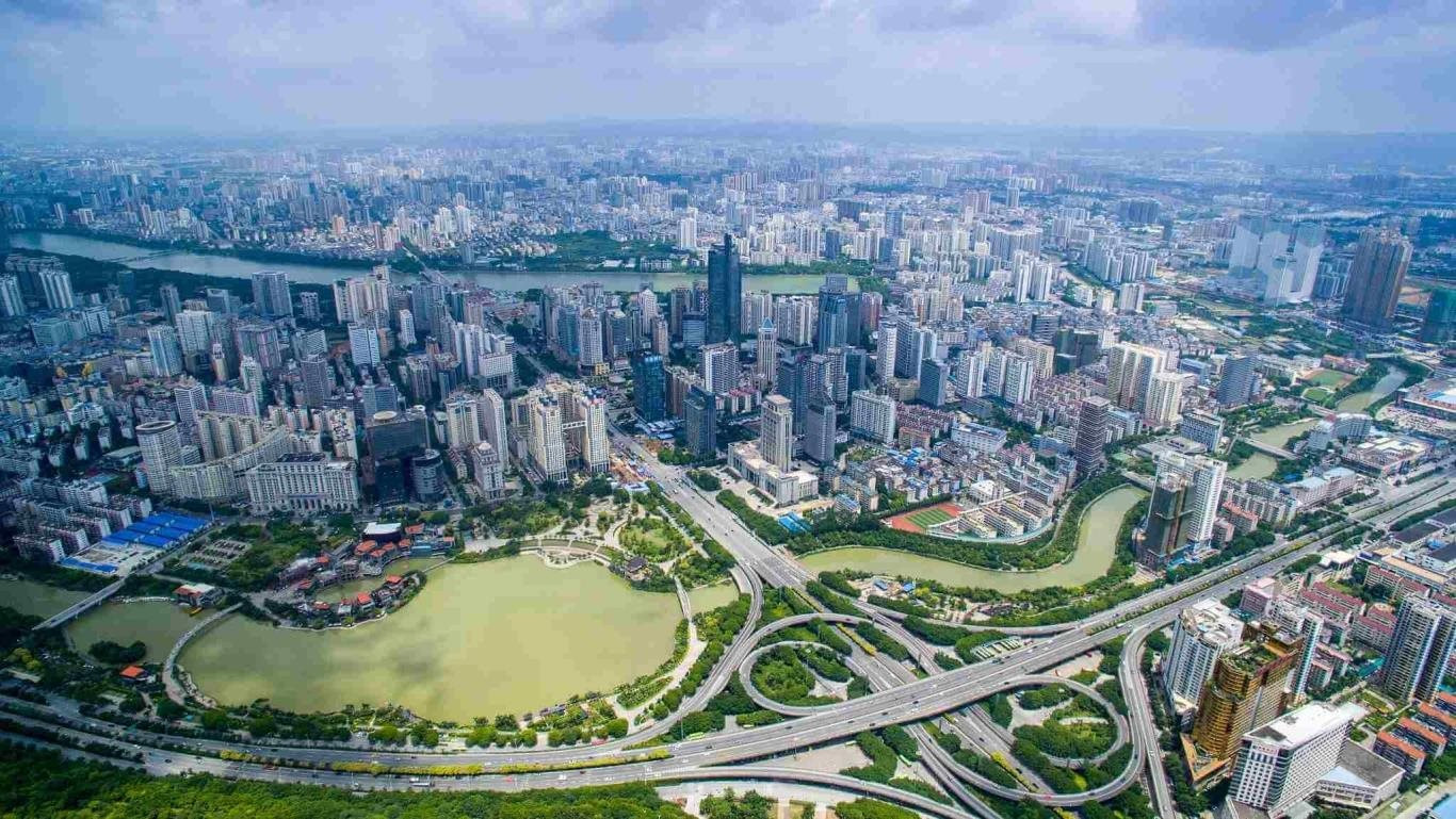 Phân tích lựa chọn của FPT khi mở rộng ở Trung Quốc: Lương kỹ sư ở Nam Ninh so với cách thành phố khác ra sao? - Ảnh 1.