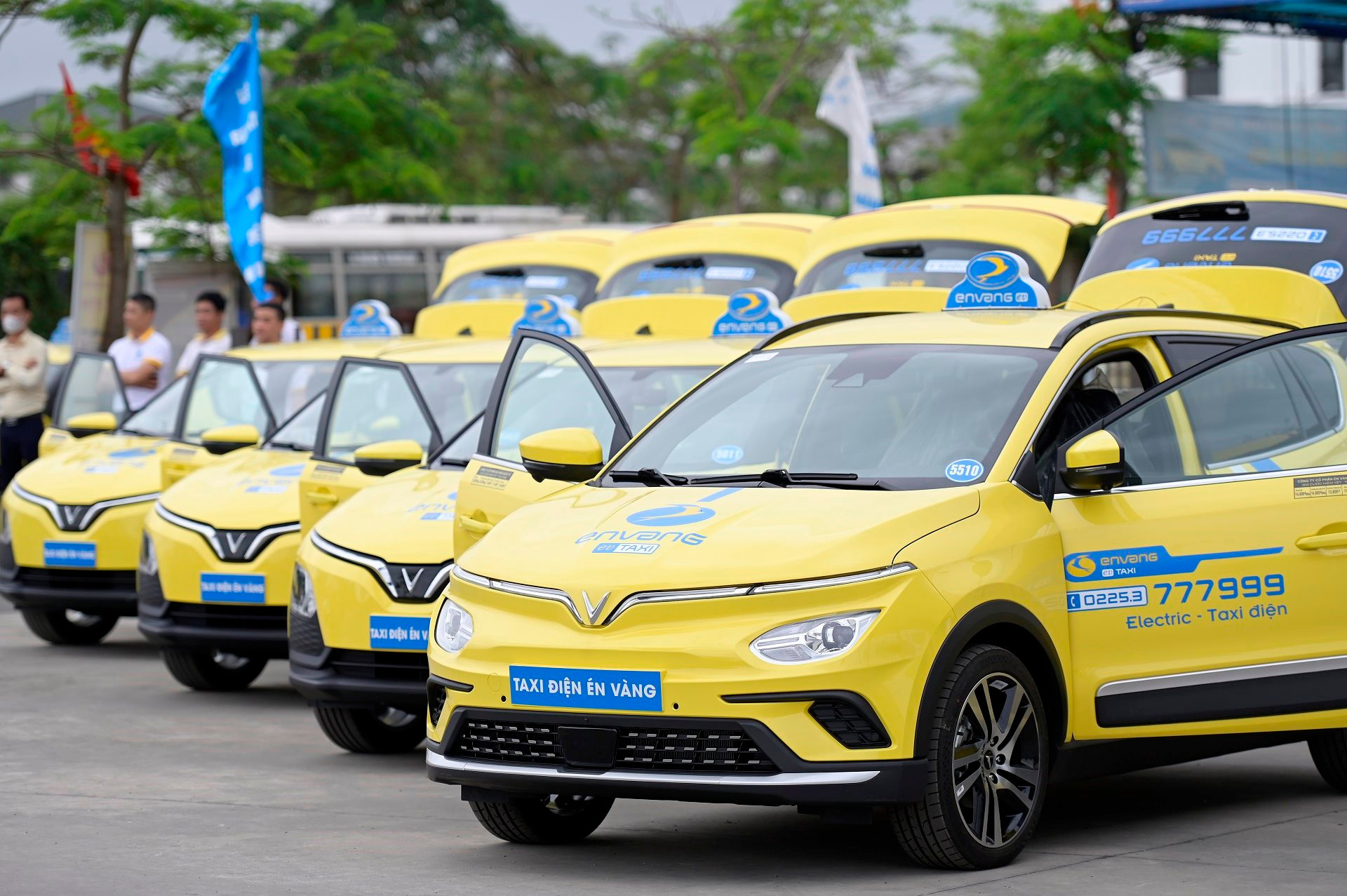 Taxi Én Vàng mua và thuê 150 xe điện VinFast, ra mắt dịch vụ taxi điện đầu tiên tại Hải Phòng - Ảnh 1.