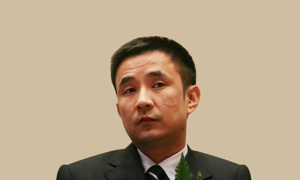 Thợ sửa xe thành ông trùm bất động sản nhờ thắng lớn từ lô đất hoang gần đường vành đai nhưng cuối đời lại vướng vòng lao lý chỉ vì một chữ "tham" - Ảnh 6.