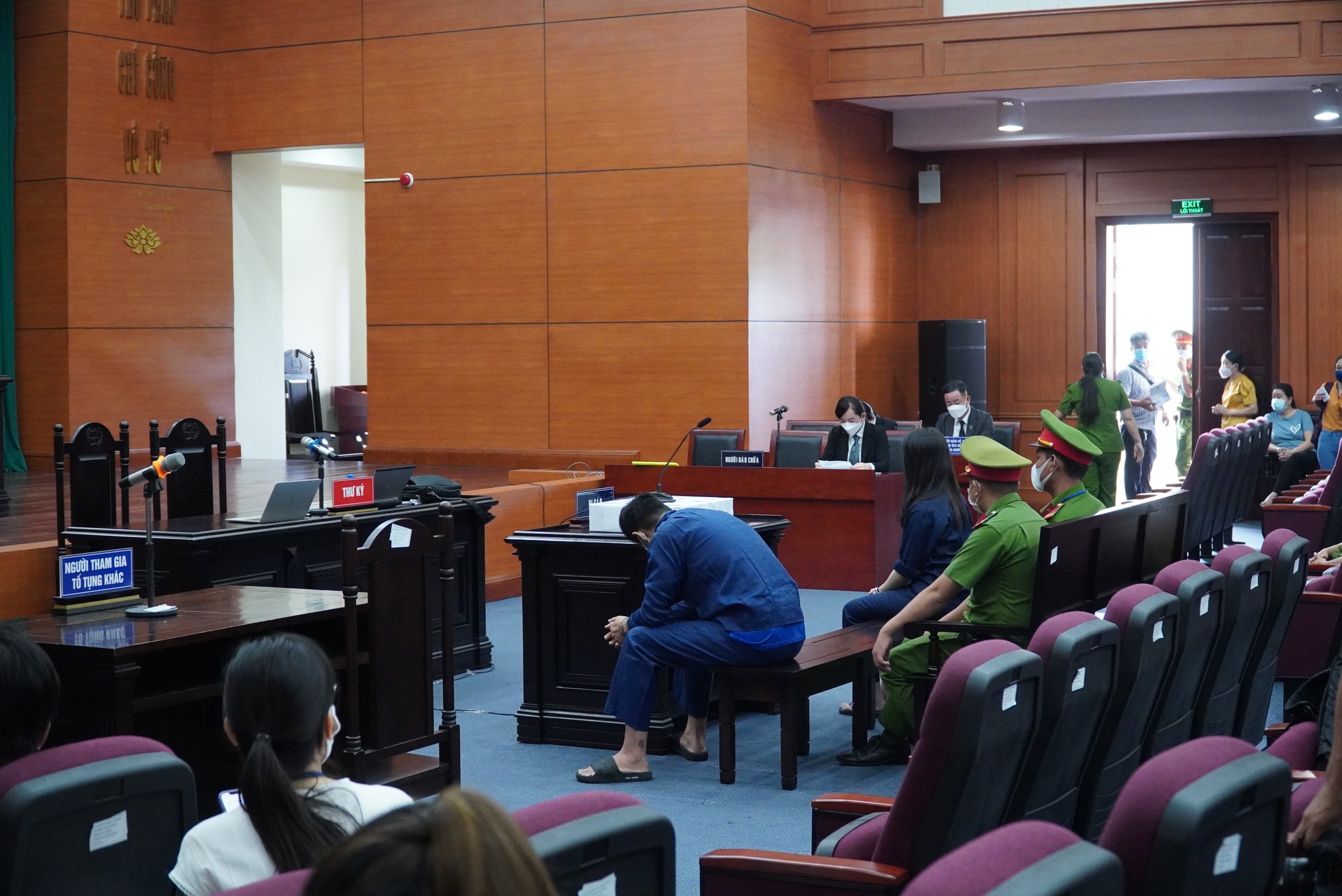 Nguyễn Võ Quỳnh Trang nói gì trong phiên tòa sáng nay 28-4?  - Ảnh 3.