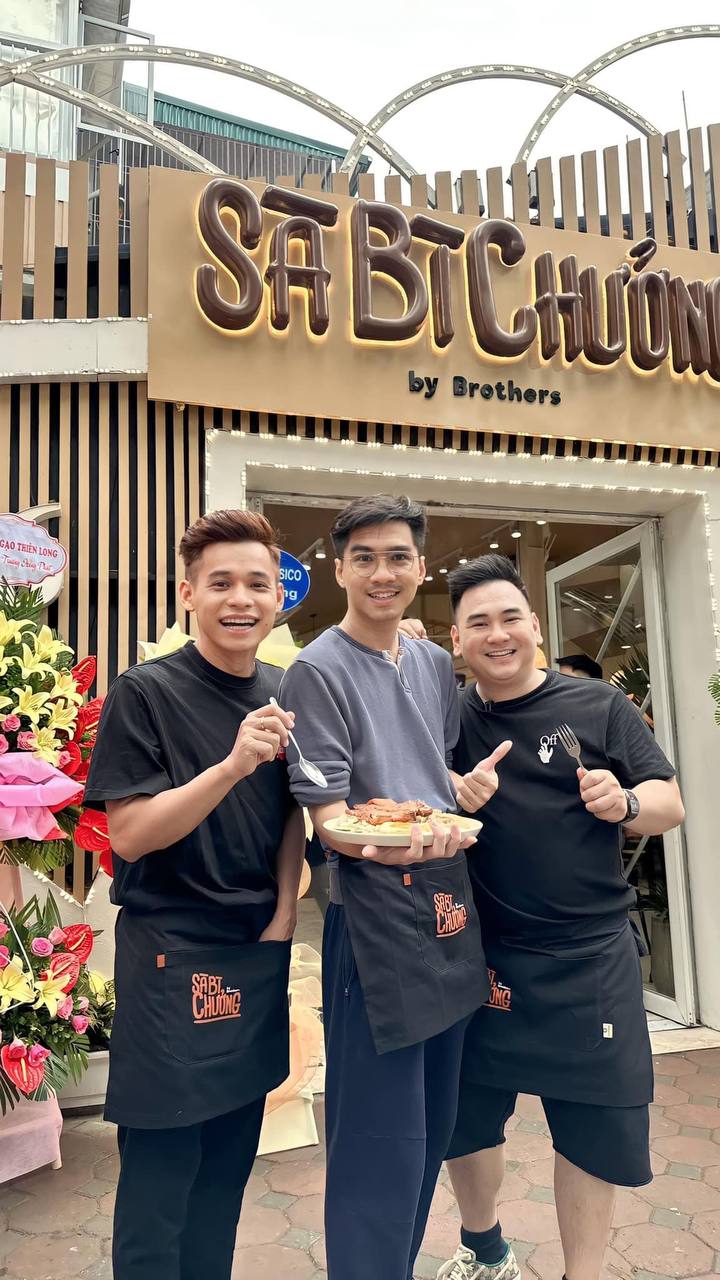 Tiết lộ lương &amp;quot;chỉ 7-8 triệu&amp;quot; nhưng vẫn tậu nhà 7 tầng tại Hà Nội, đi ...